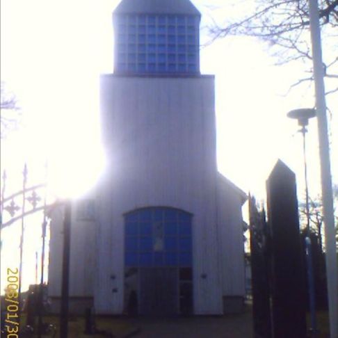 Fasaden til en kirke
